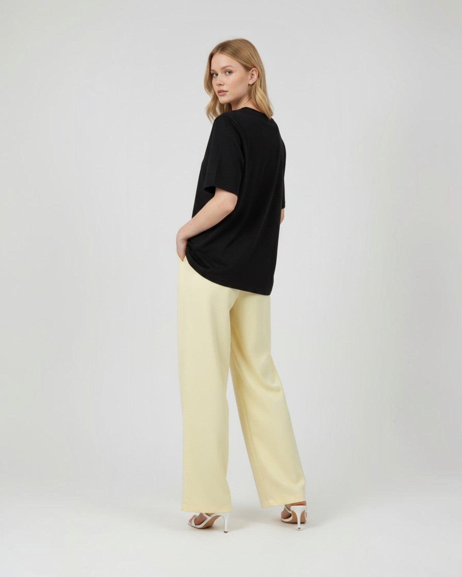 Lavin T-Shirt
